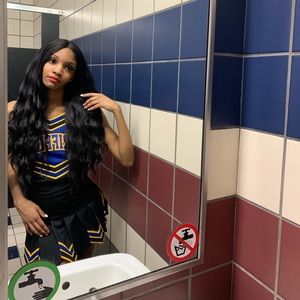 Meet your Posher, Johnae